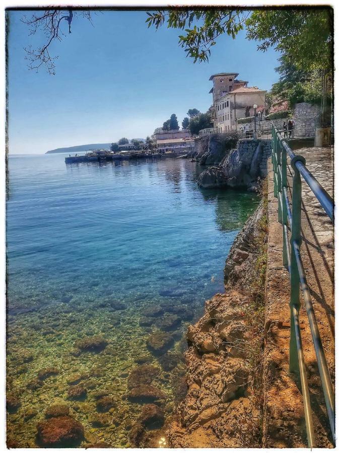 Apartman Ana Lovran Buitenkant foto