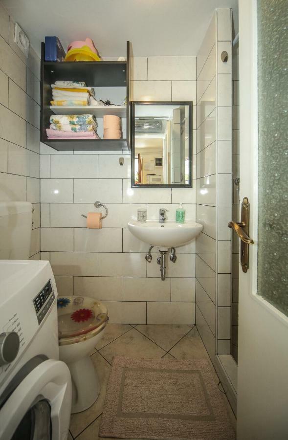 Apartman Ana Lovran Buitenkant foto