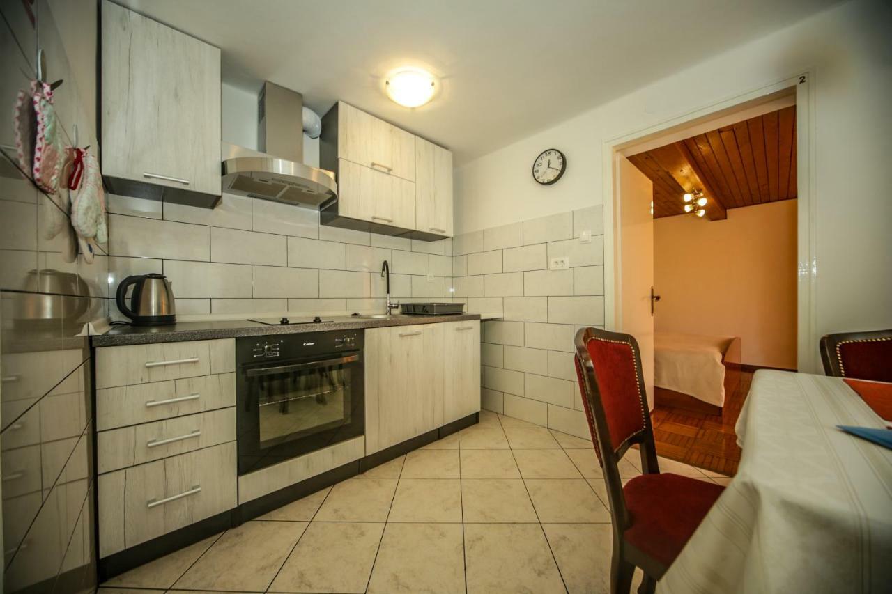 Apartman Ana Lovran Buitenkant foto
